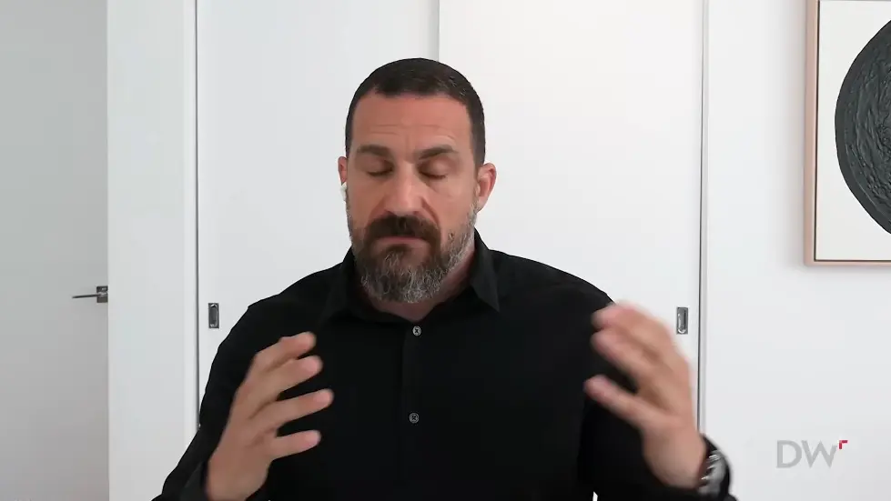 Neuroscience Meets Psychology | Dr. Andrew Huberman | EP 296 Dr Jordan B Peterson and Andrew Huberman discuss neurology, the way humans and animals react to specific stimuli. 008