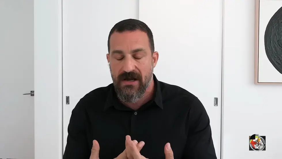 Neuroscience Meets Psychology | Dr. Andrew Huberman | EP 296 Dr Jordan B Peterson and Andrew Huberman discuss neurology, the way humans and animals react to specific stimuli. 020