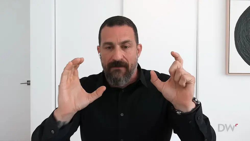 Neuroscience Meets Psychology | Dr. Andrew Huberman | EP 296 Dr Jordan B Peterson and Andrew Huberman discuss neurology, the way humans and animals react to specific stimuli. 021