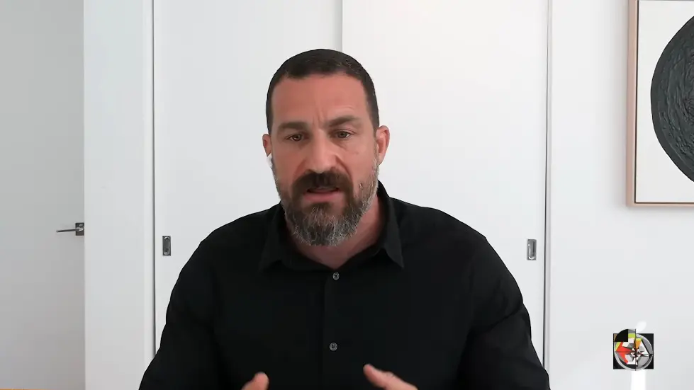 Neuroscience Meets Psychology | Dr. Andrew Huberman | EP 296 Dr Jordan B Peterson and Andrew Huberman discuss neurology, the way humans and animals react to specific stimuli. 034