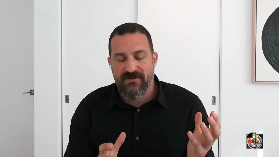 Neuroscience Meets Psychology | Dr. Andrew Huberman | EP 296 Dr Jordan B Peterson and Andrew Huberman discuss neurology, the way humans and animals react to specific stimuli. 036