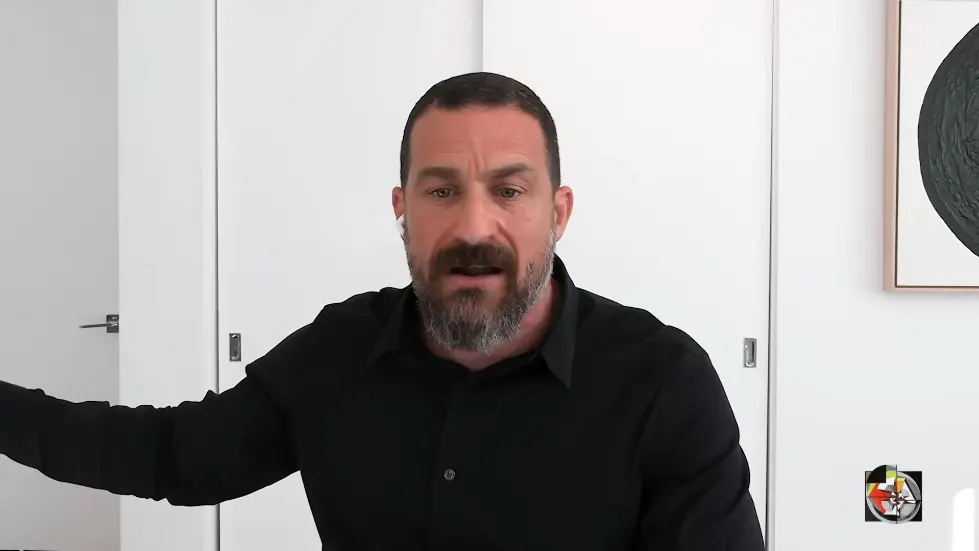 Neuroscience Meets Psychology | Dr. Andrew Huberman | EP 296 Dr Jordan B Peterson and Andrew Huberman discuss neurology, the way humans and animals react to specific stimuli. 044