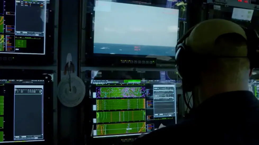 Why UFOs are Suddenly EVERYWHERE. The Pentagon is studying UFOs. 001