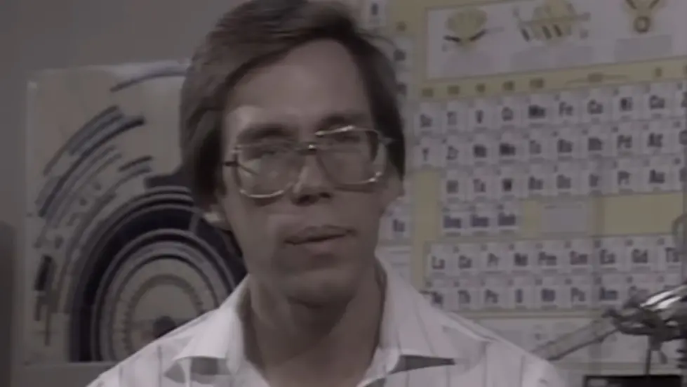 Why UFOs are Suddenly EVERYWHERE. The Pentagon is studying UFOs. 006