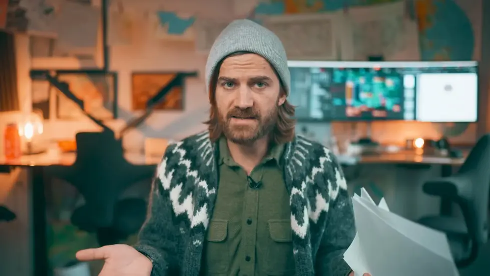 Why UFOs are Suddenly EVERYWHERE. The Pentagon is studying UFOs. 016