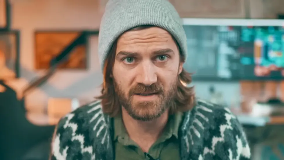 Why UFOs are Suddenly EVERYWHERE. The Pentagon is studying UFOs. 025