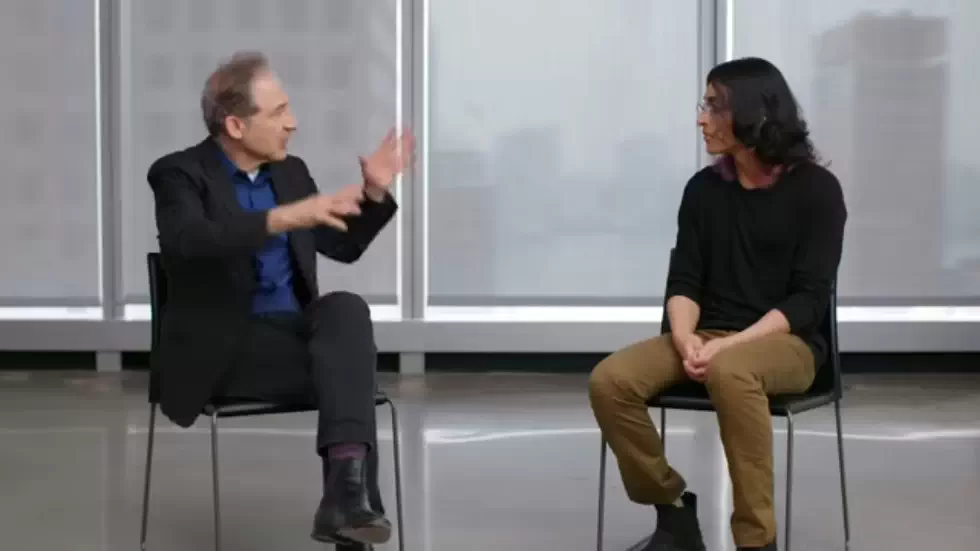 Theoretical Physicist Brian Greene Explains Time in 5 Levels of Difficulty | WIRED 07